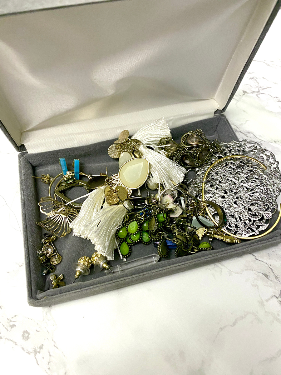 DIY Velvet Earring Box