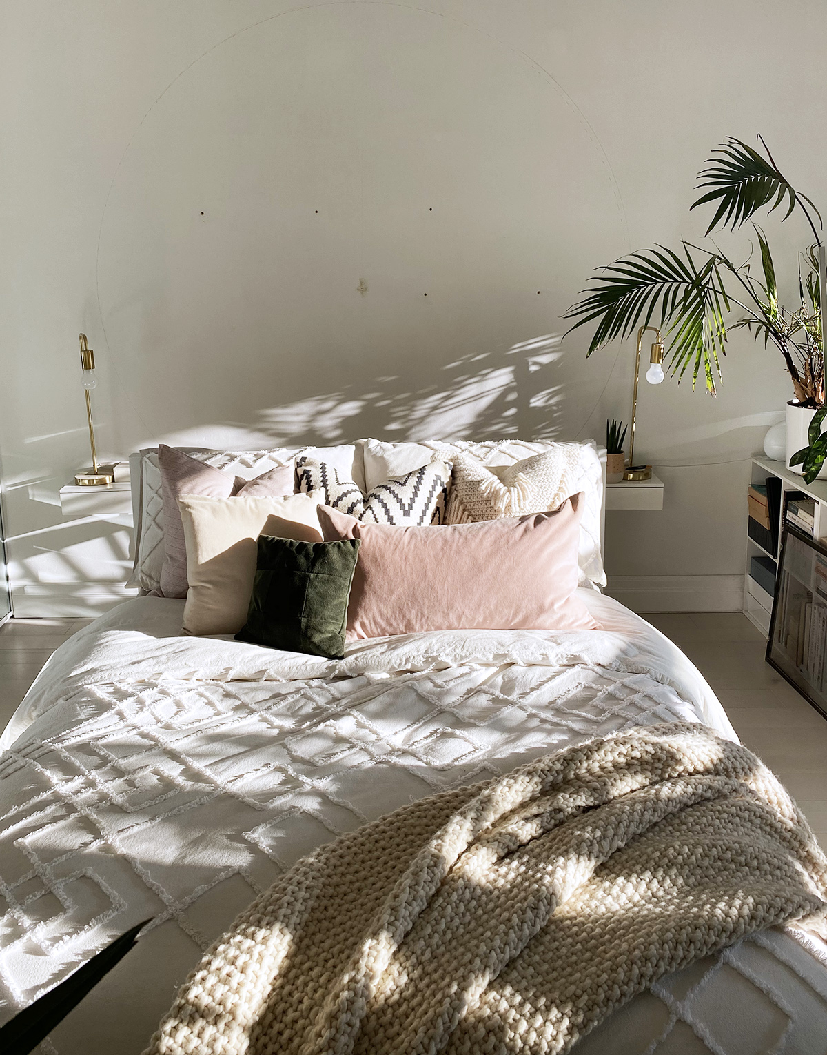 DIY Circle Headboard