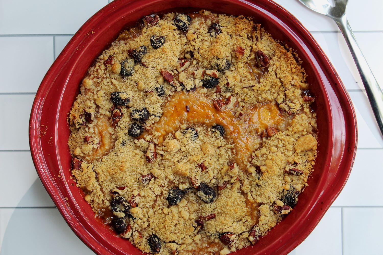 top view pumpkin crumble with cranberry walnut streusel 1
