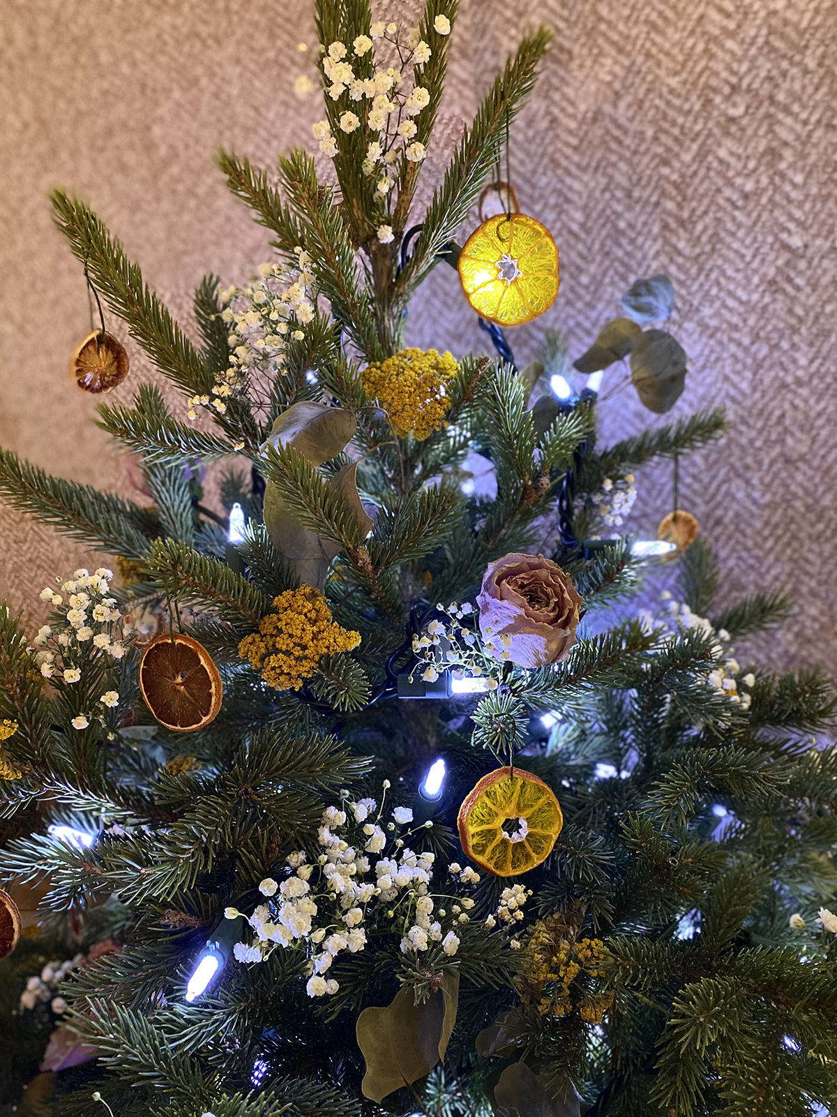 DIY Dried Flower Christmas Tree