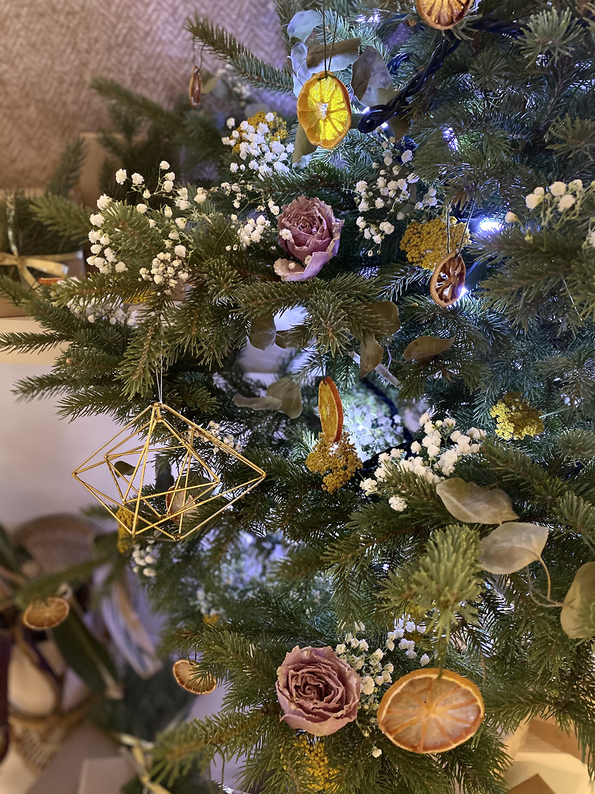 DIY Dried Flower Christmas Tree