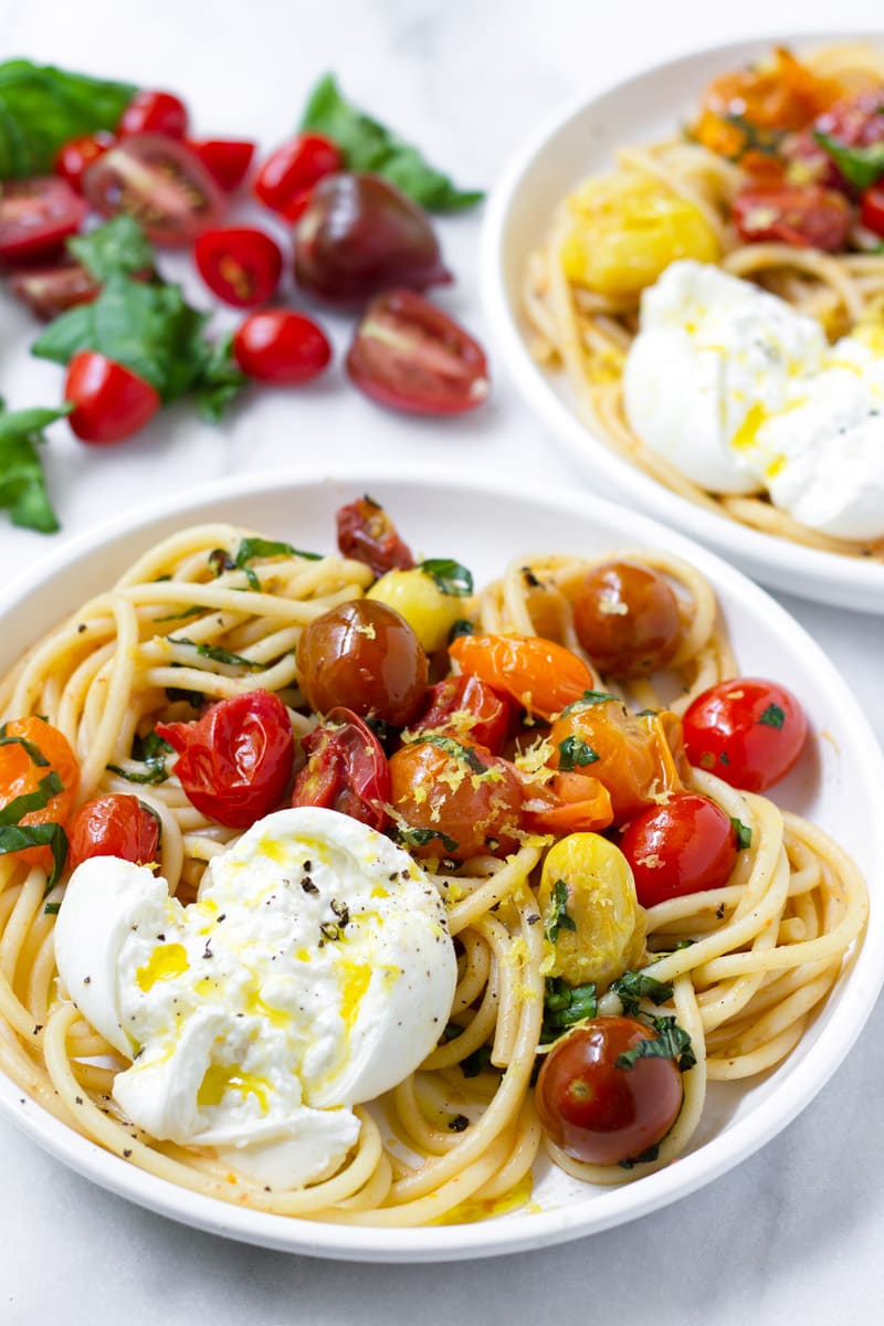 tomato-basil-pasta-burrata-min