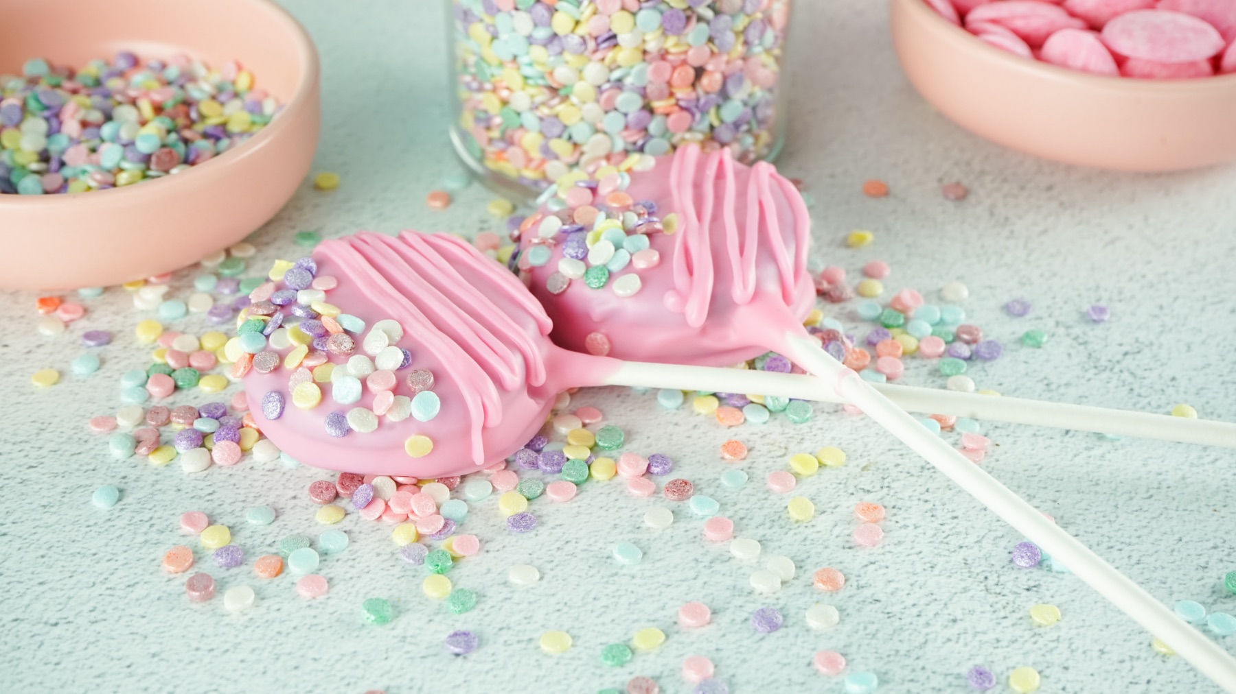 close up of chocolate covered oreo pops