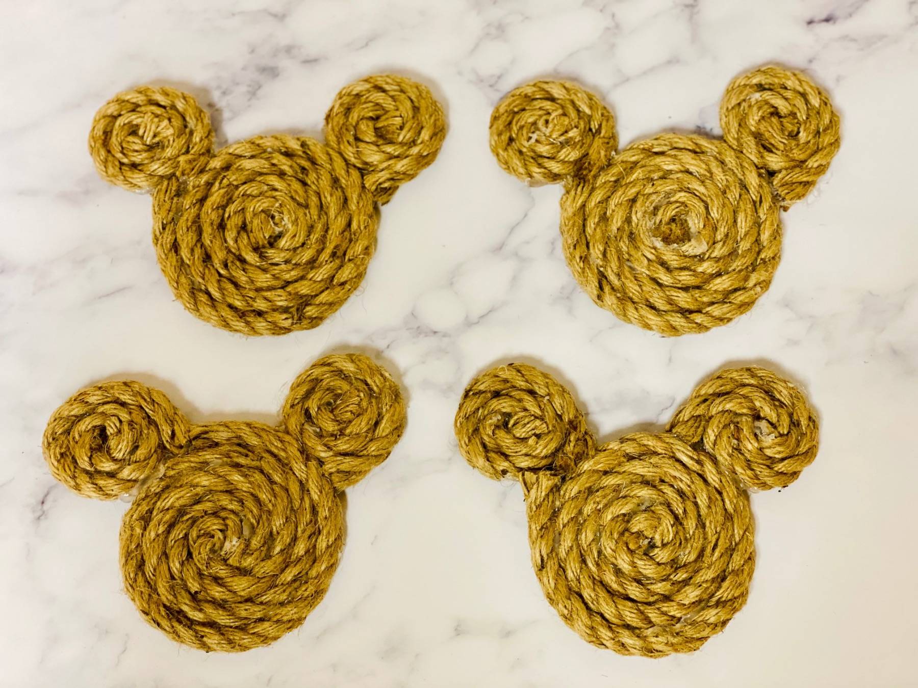 how to make a set of jute rope mickey mouse coasters