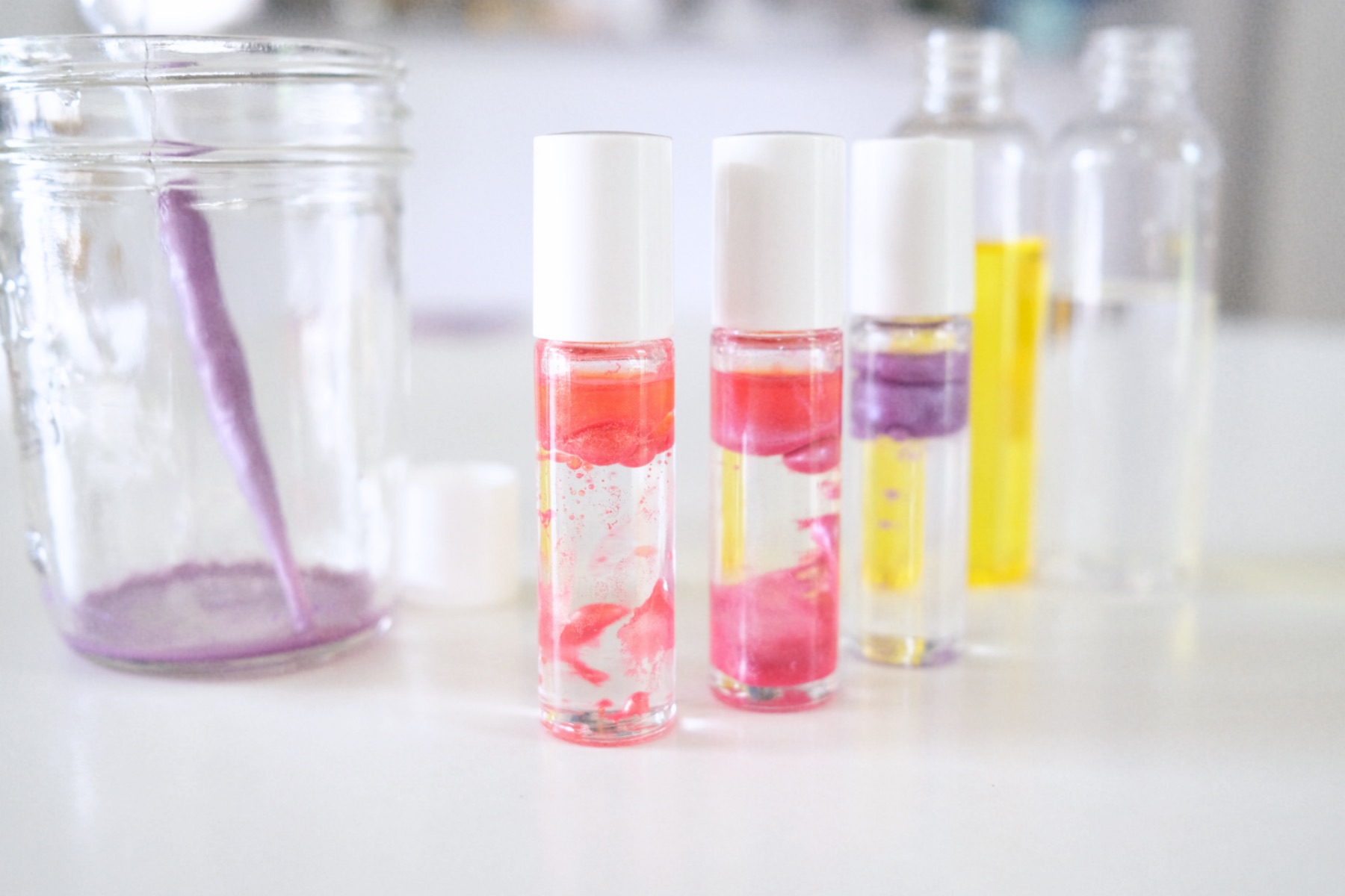 craft tutorial to make lava lamp lip gloss