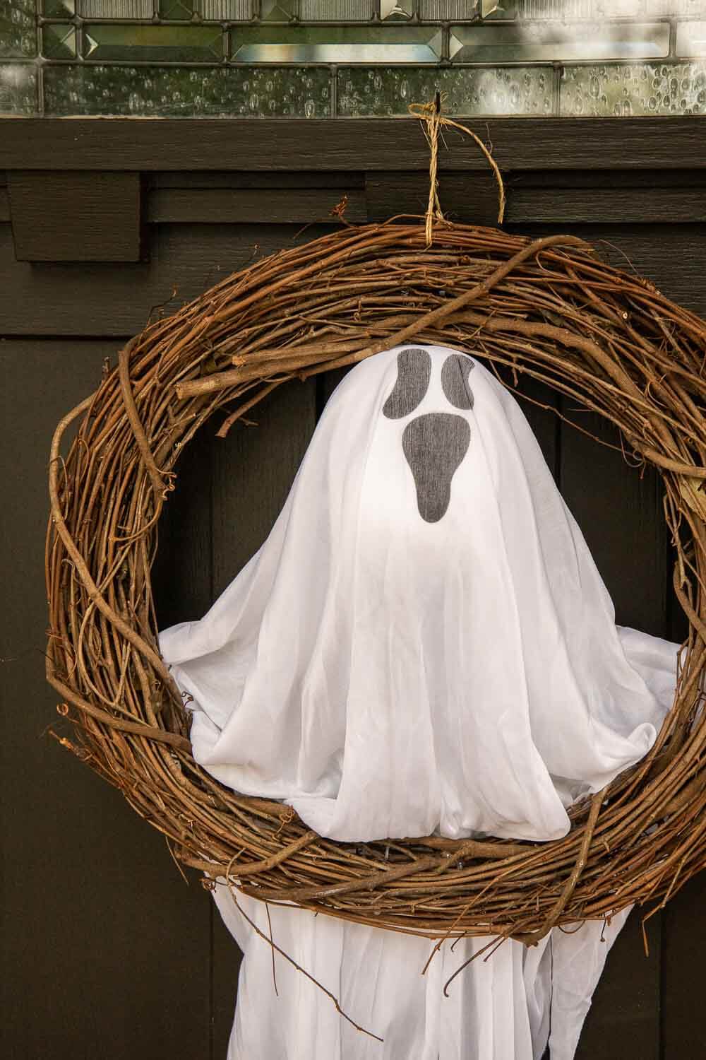 Dollar Store Ghost Wreath ARt