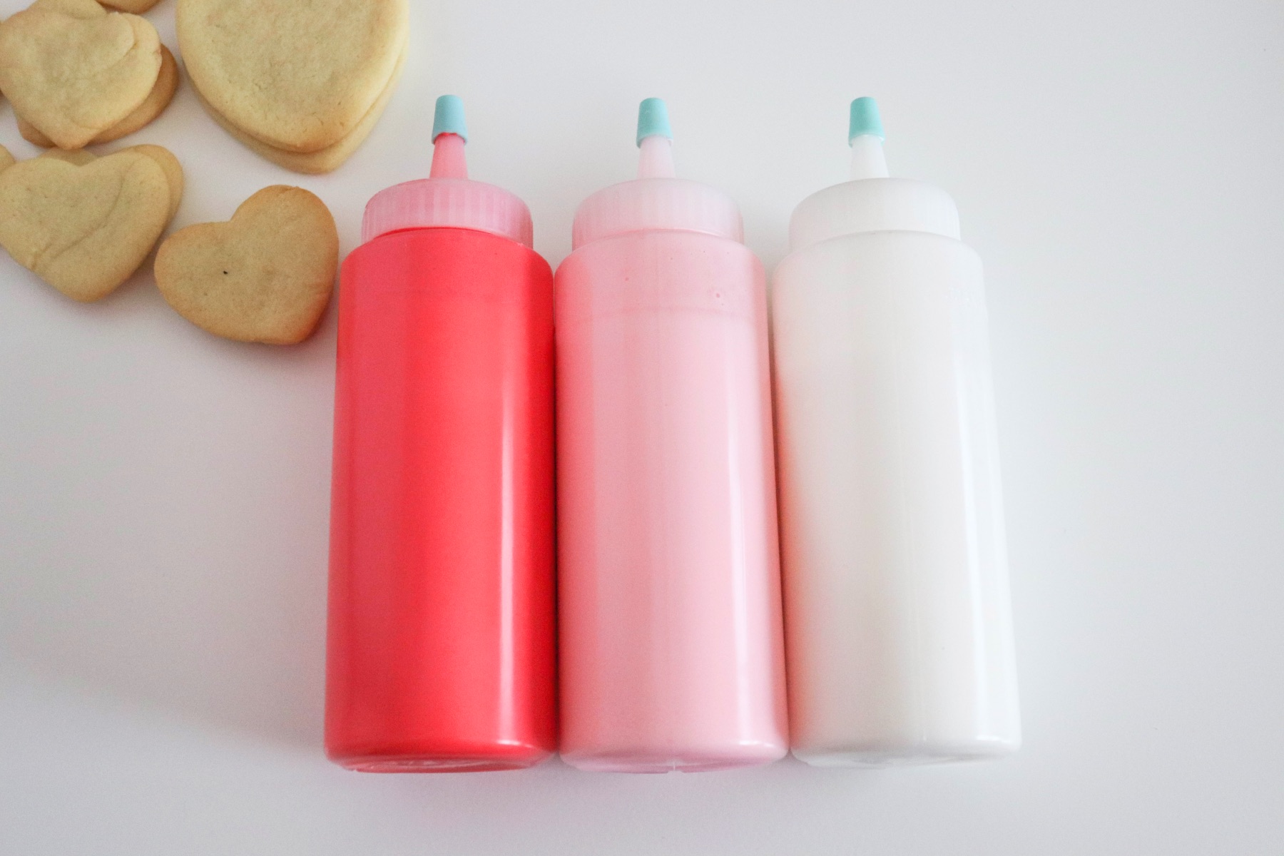 3 colors of valentine icing