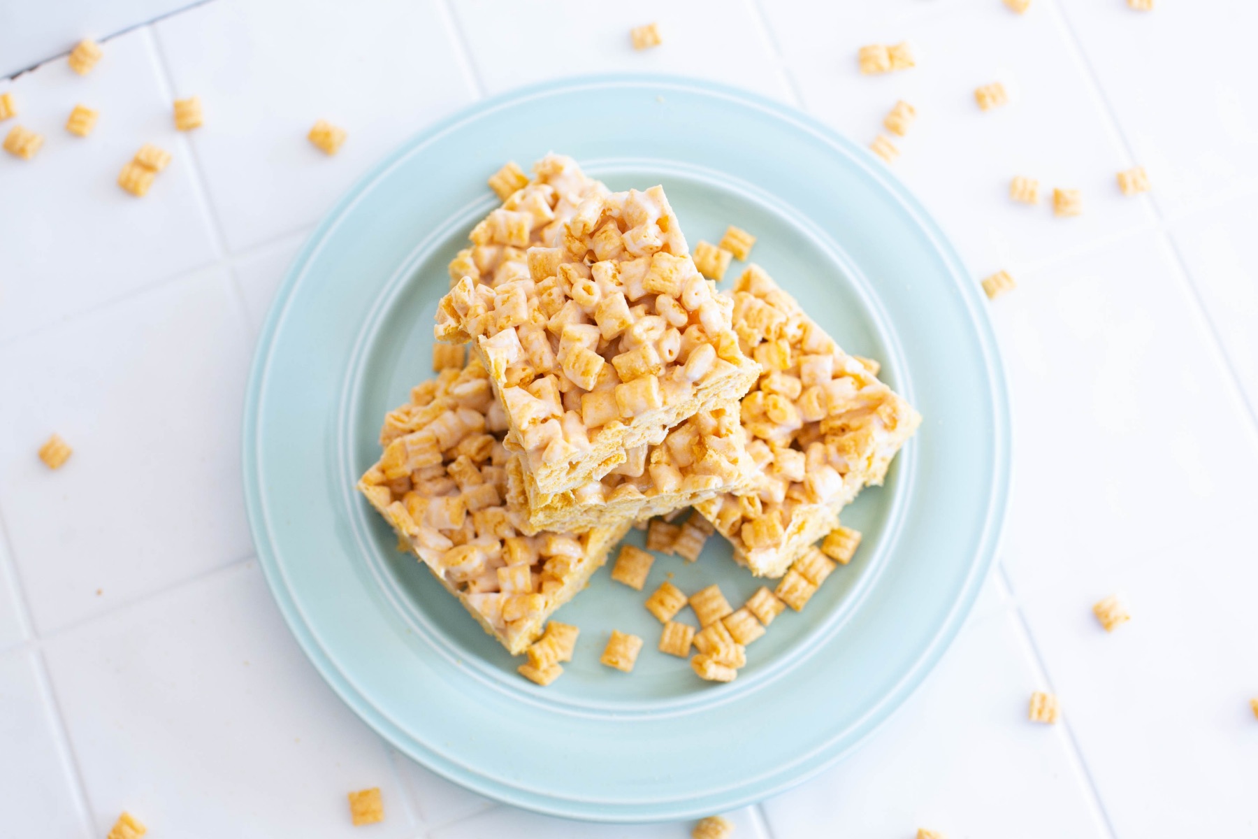 finished recipe for cap'n crunch marshmallow treats