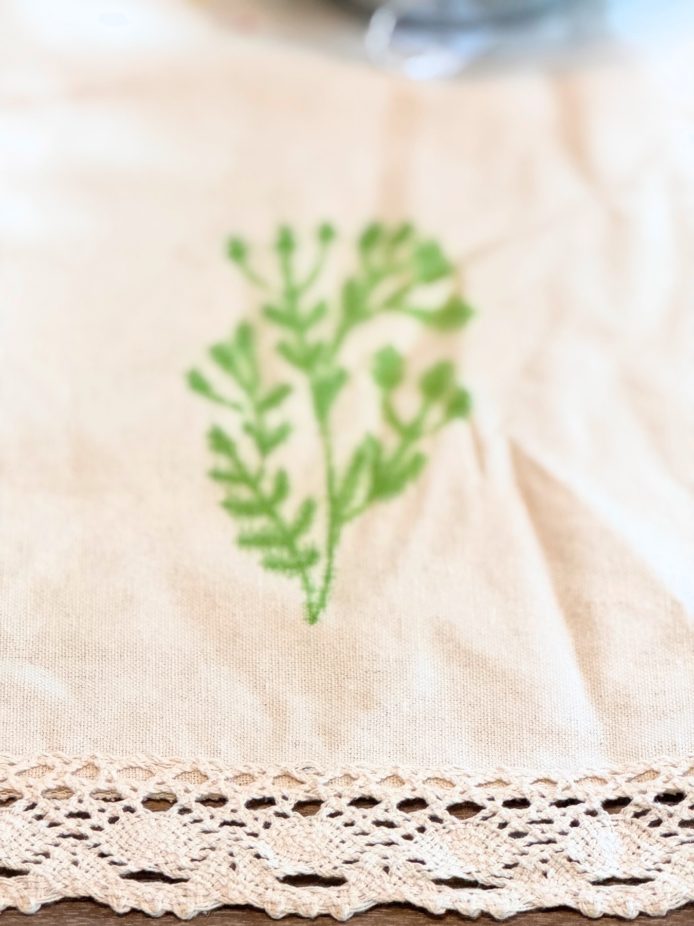 detail of the finished sharpie watercolor tablecloth web