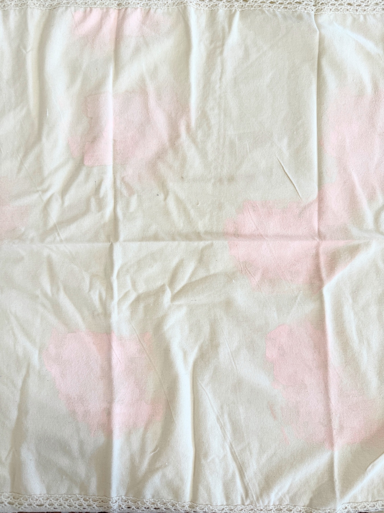 pink fully brushed on the tablecloth web